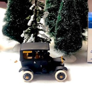 Christmas in the city series, 1919 Ford Model T,